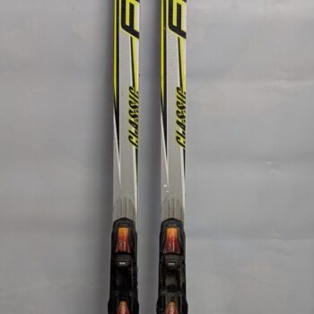 LIETOTAS DISTANČU SLĒPES: Fischer SCS CLASSIC 202cm