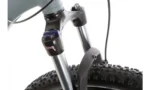 rower-gorski-romet-rambler-r94-2024-grafitowo-bialy