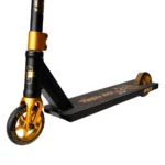 story_high_roller_scooter_black_gold_01_43a5